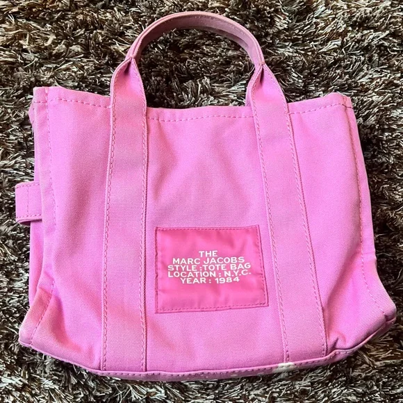 Marc Jacobs Pink Canvas Tote Bag with Bold Branding - Picture 2 of 7